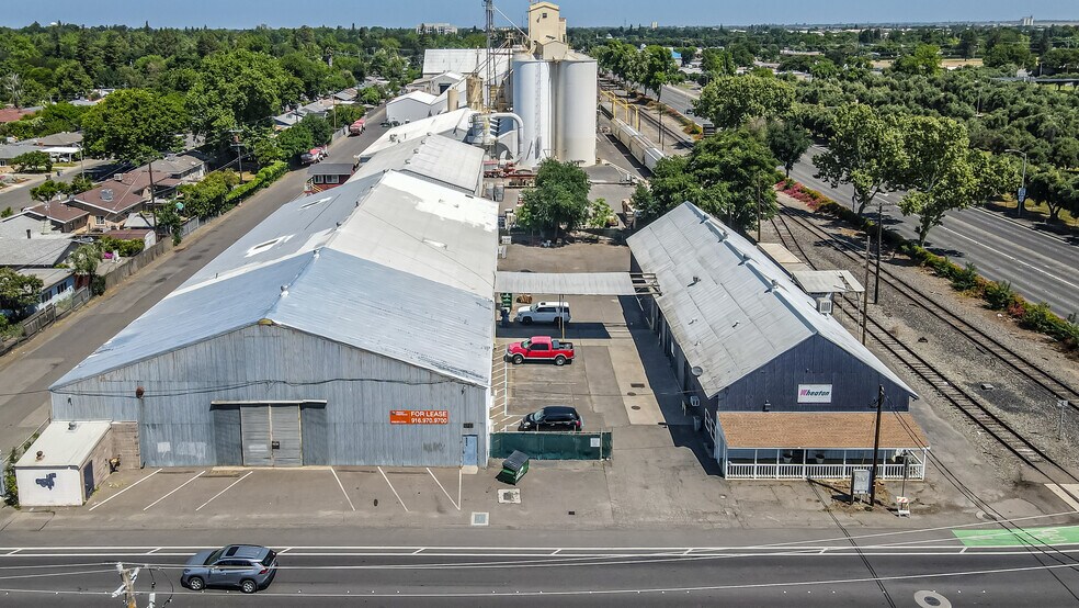 Primary Photo Of 1107-1111 Gibson Rd, Woodland Warehouse For Sale