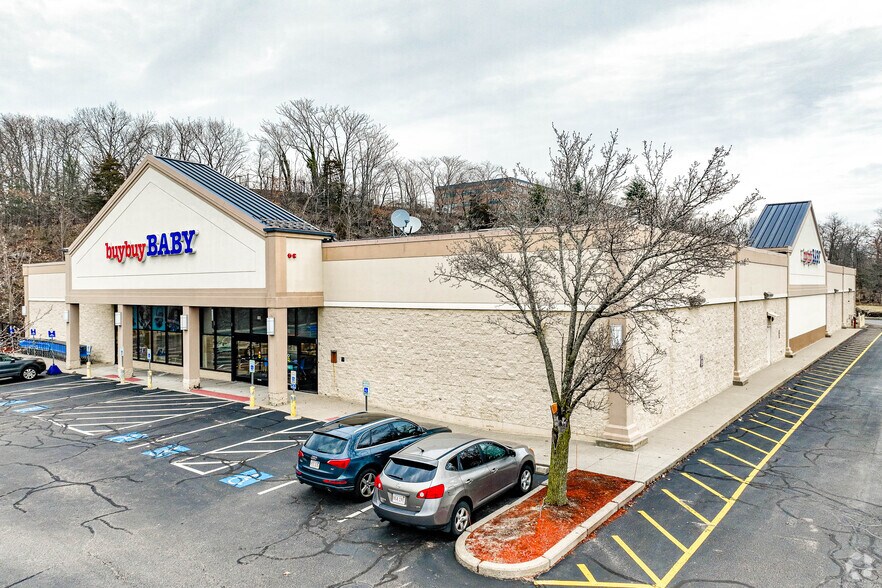 More Photos Of 160 Granite Ave, Braintree Freestanding For Sale