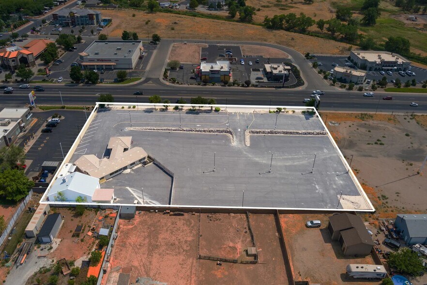 More Photos Of 1210 W State St, Hurricane General Retail For Lease