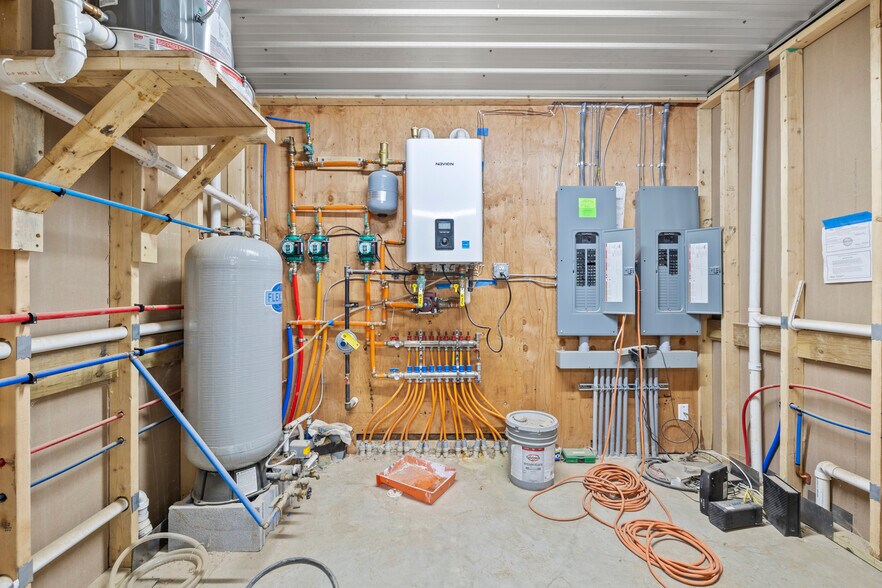 More Photos Of 4881 Hazelton Etna Rd SW, Pataskala Storefront Retail Office For Sale