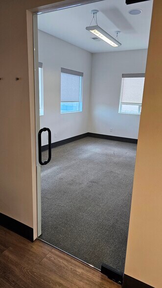 More Photos Of 2535 N Boulevard, Idaho Falls Office For Sale