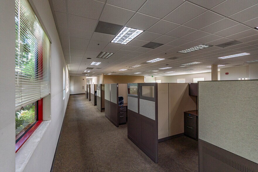 More Photos Of 314-320 E Avenue K6, Lancaster Industrial For Lease