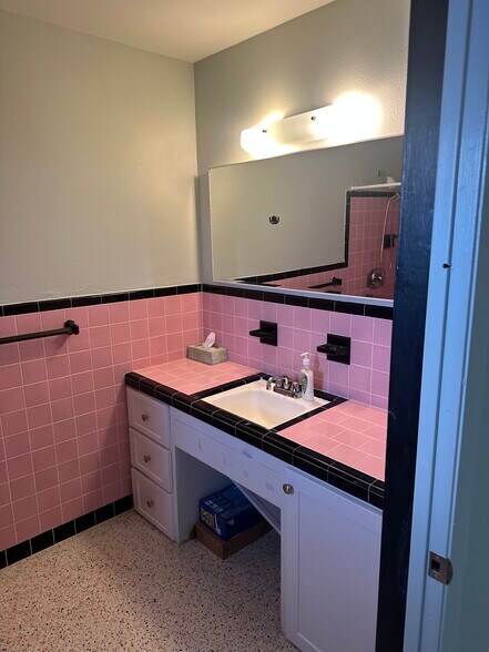 More Photos Of 3111 26th St W, Bradenton Flex For Sale