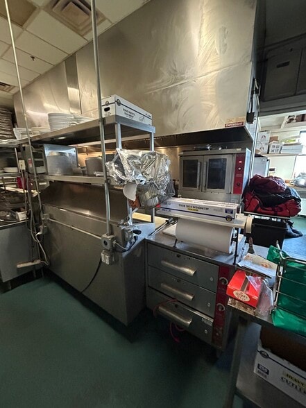 More Photos Of 580 Wolcott St, Waterbury Restaurant For Lease