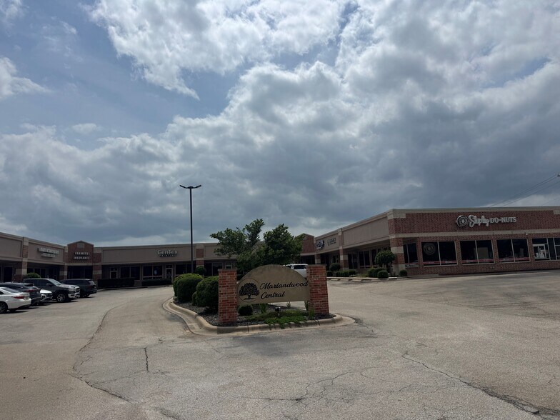More Photos Of 1005 Marlandwood Rd, Temple Storefront For Sale