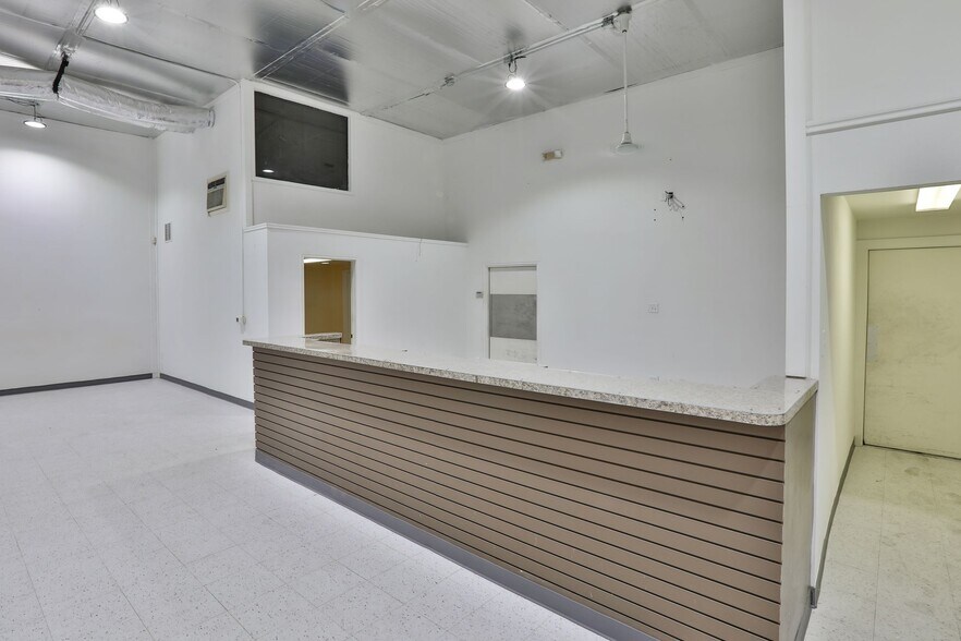 More Photos Of 4727-4751 Center Park Blvd, San Antonio Manufacturing For Lease