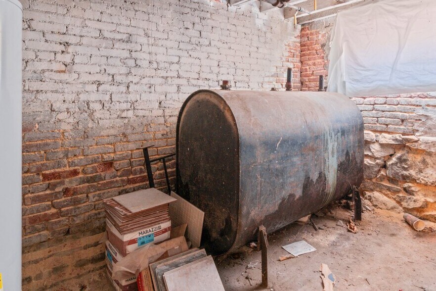 More Photos Of 210 E Lafayette Ave, Baltimore Apartments For Sale