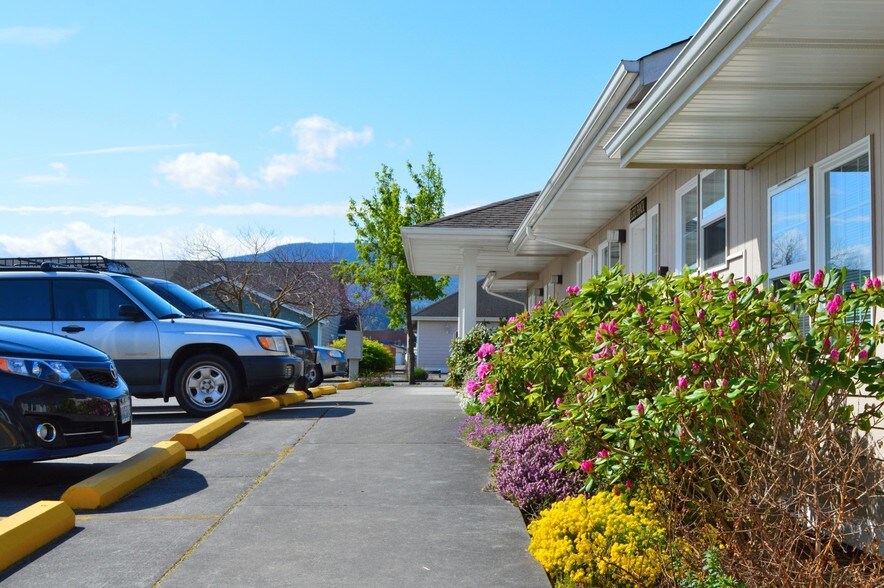 More Photos Of 530 W Fir St, Sequim Medical For Lease