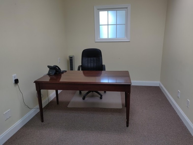 More Photos Of 106 Colony Park Dr, Cumming Office Residential For Lease