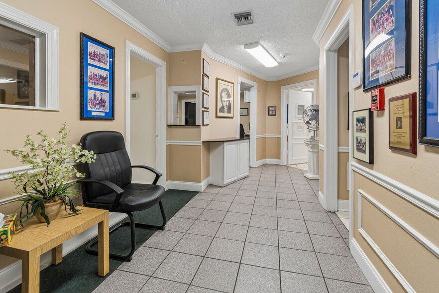 More Photos Of 4001 Skipper Rd, Tampa Schools For Sale