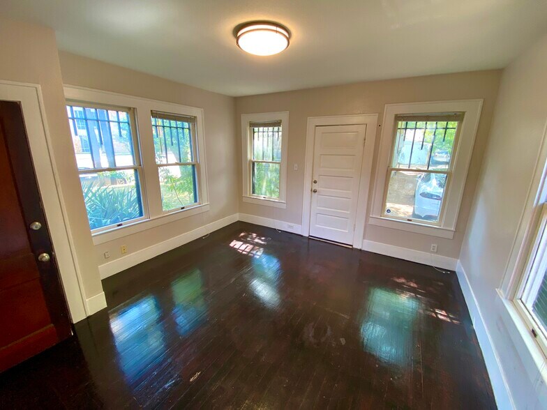 More Photos Of 78 San Marcos St, Austin Office Residential For Lease