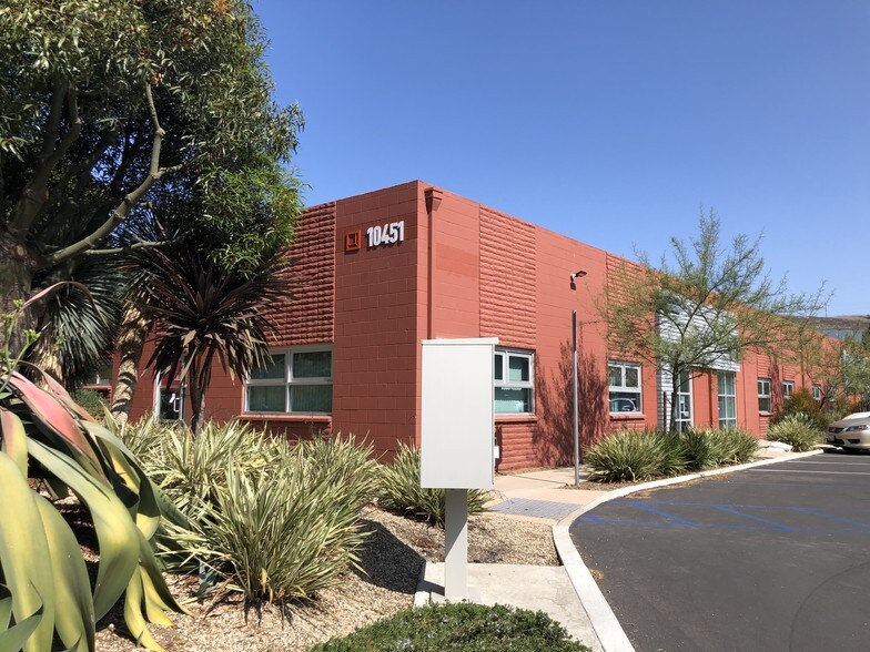 More Photos Of 10451-10455 Roselle St, San Diego Research And Development For Lease