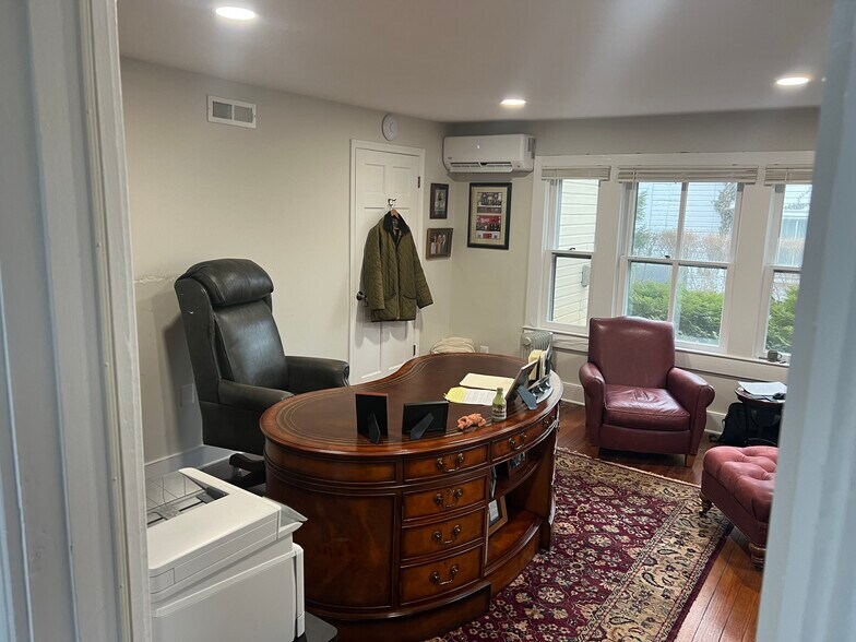 More Photos Of 6491 Main St, The Plains Medical For Lease