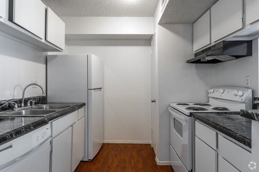 More Photos Of 6402 Albany Ave, Lubbock Apartments For Sale