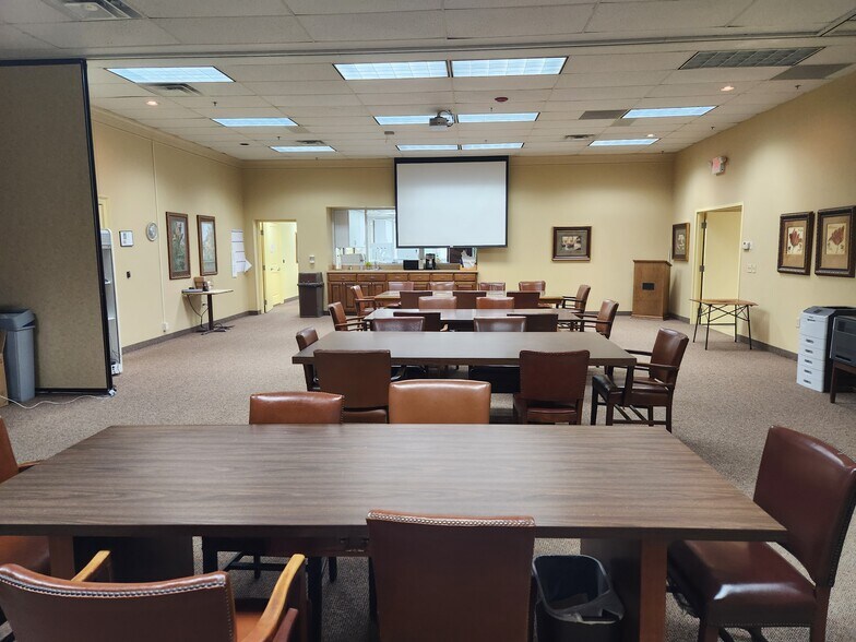 More Photos Of 509 S Van Buren Rd, Eden Medical For Lease