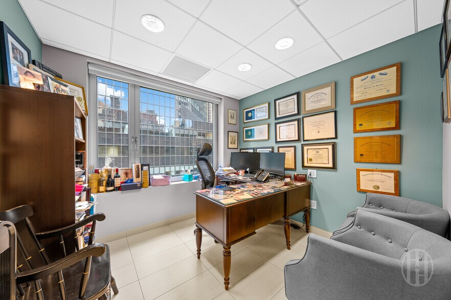 More Photos Of 104-110 E 40th St, New York Medical For Sale