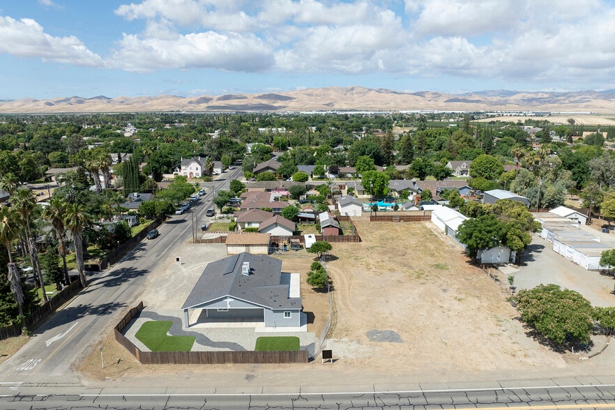 More Photos Of 720 N 2nd St, Patterson Specialty For Sale