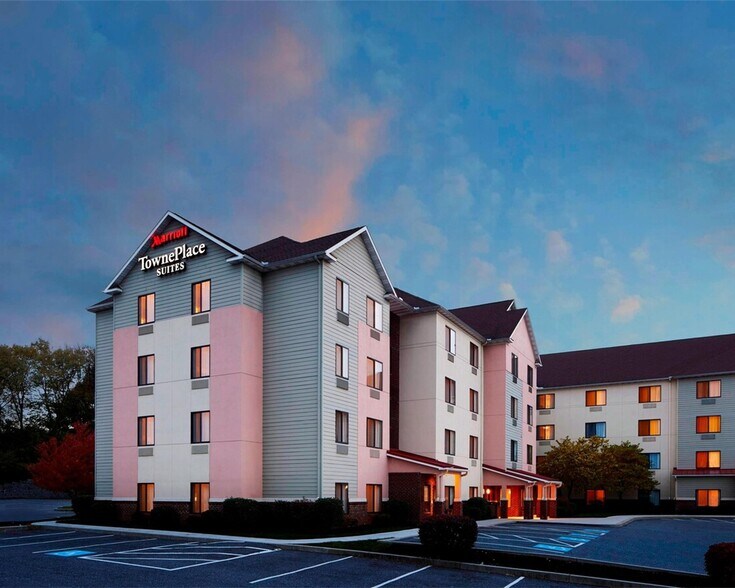 More Photos Of 450 Friendship Rd, Harrisburg Hotel For Sale