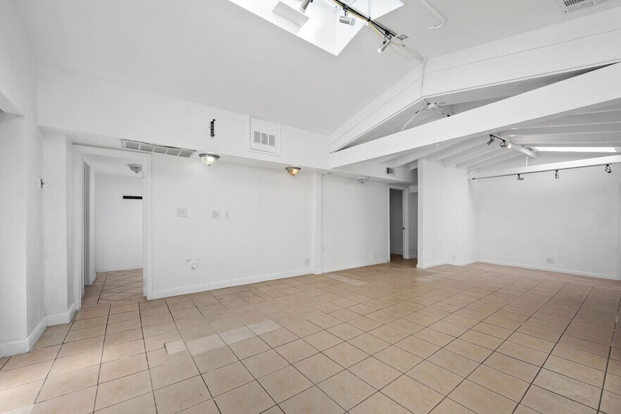 More Photos Of 3861 Jasmine Ave, Culver City Medical For Lease