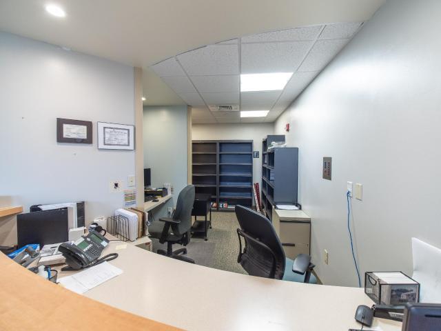 More Photos Of 10 Timberview Ln, Russell Medical For Sale