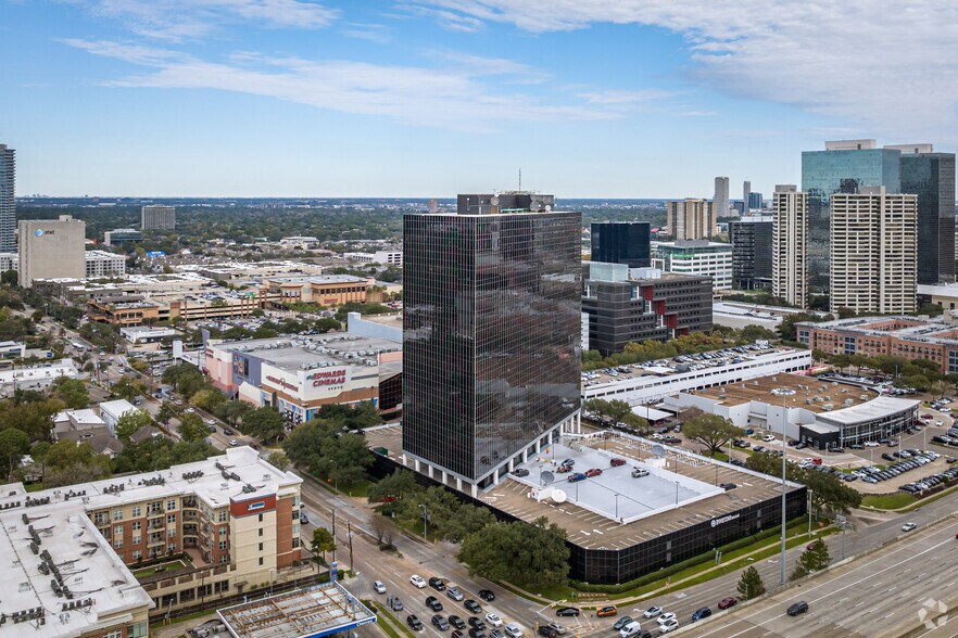 More Photos Of 24 Greenway Plz, Houston Office For Lease