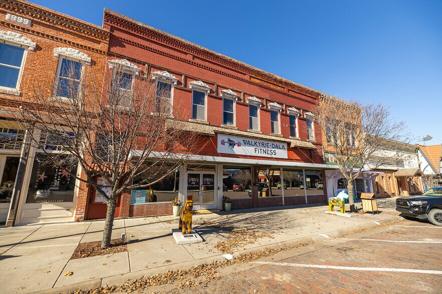 More Photos Of 115 N Main St, Lindsborg General Retail For Sale