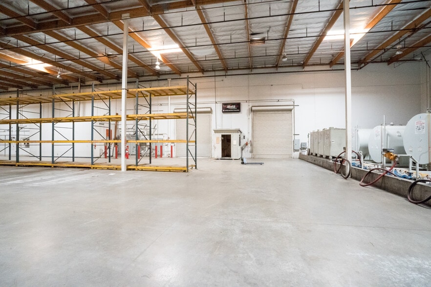 More Photos Of 925 S Lakeview Ave, Placentia Industrial For Sale