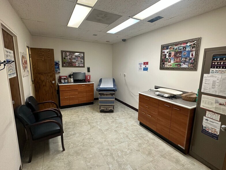 More Photos Of 98 James St, Edison Medical For Lease