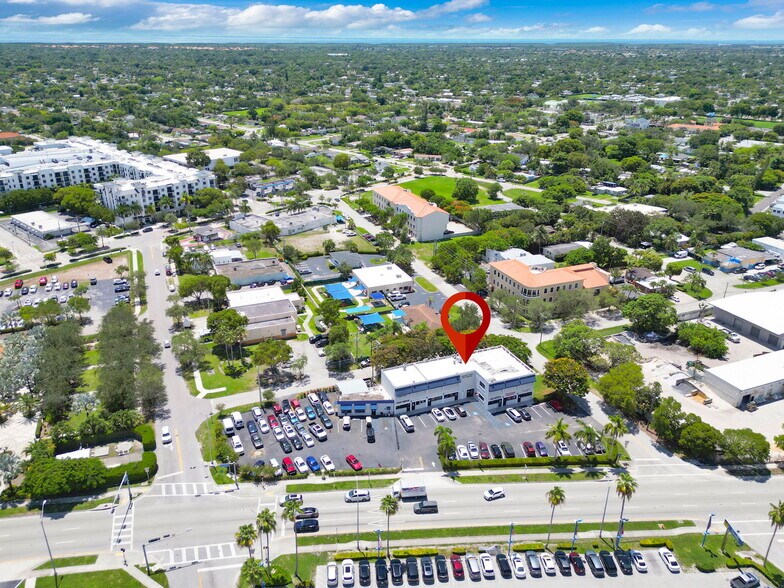 More Photos Of 17891 S Dixie Hwy, Miami Office For Sale