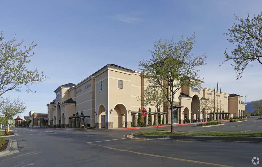 More Photos Of 575 E University Pky, Orem General Retail For Lease