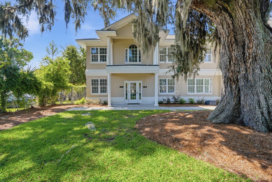 More Photos Of 37 W Fairmont Ave, Savannah Office For Sale