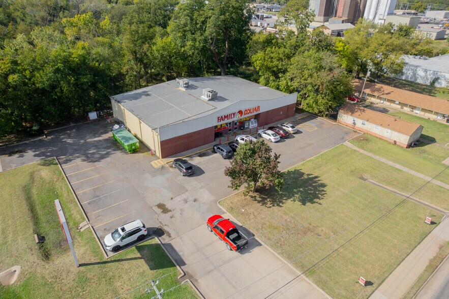 More Photos Of 802 S Perkins Rd, Stillwater Freestanding For Lease