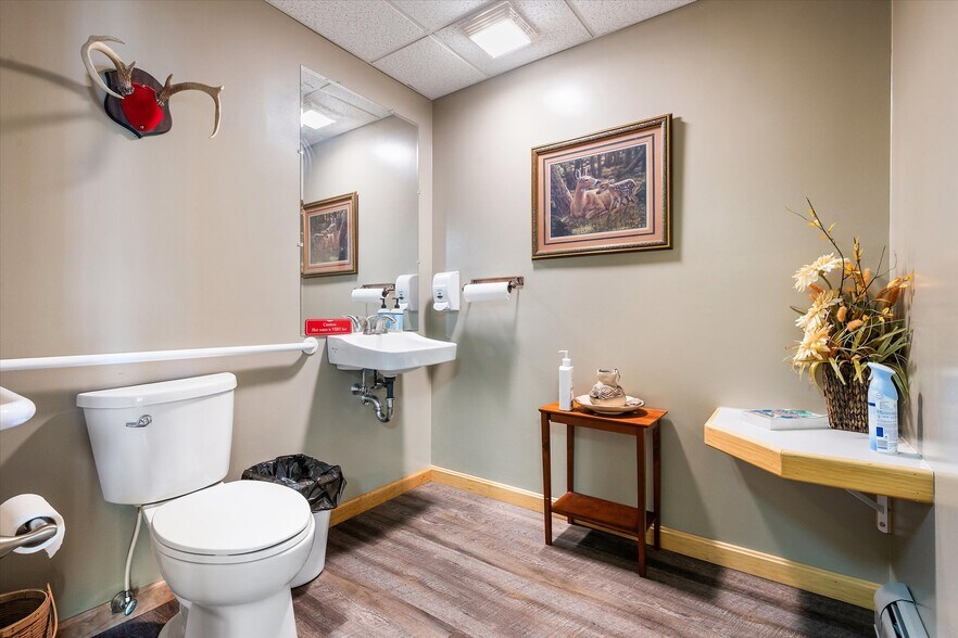 More Photos Of 341 US Route 1, Weston Hotel For Sale