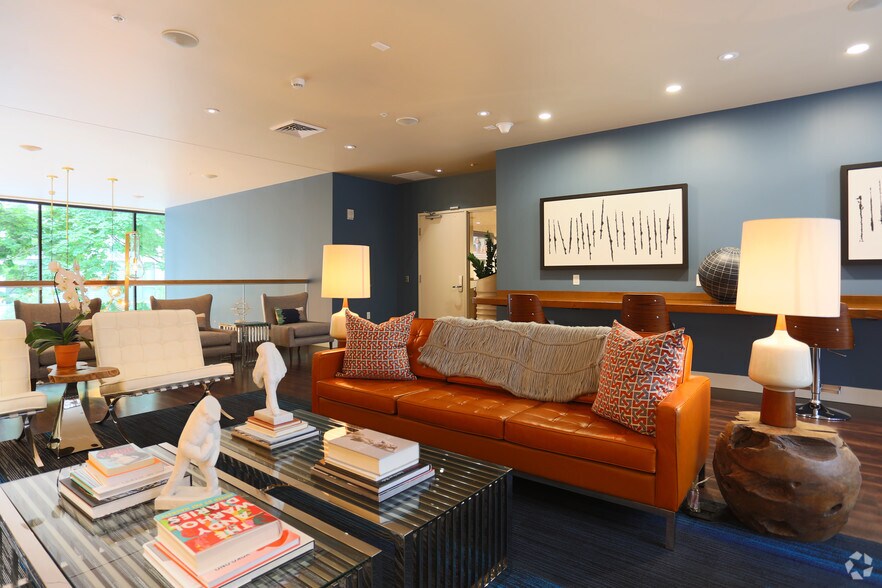 More Photos Of 1221 SW 11th Ave, Portland Apartments For Lease