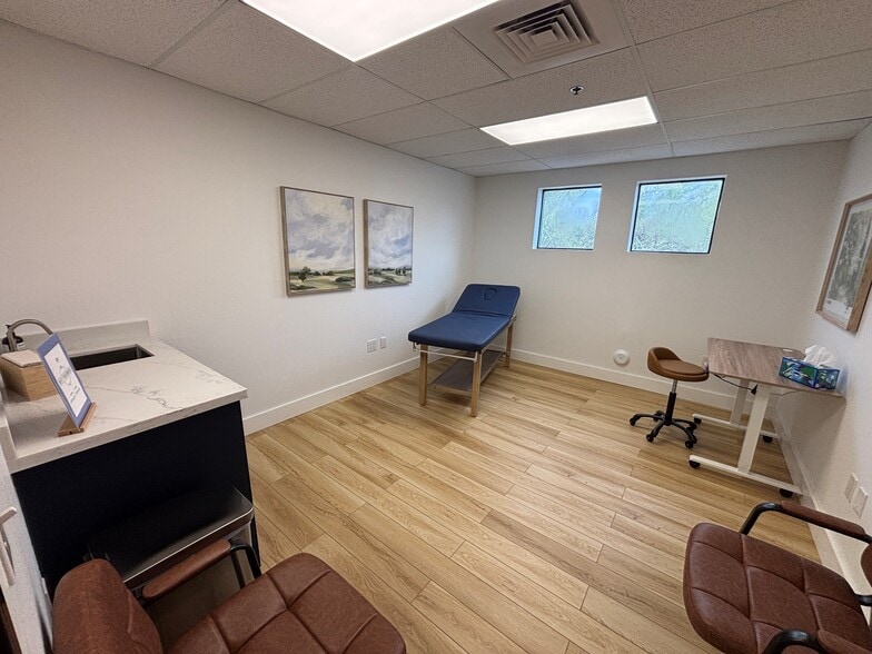 More Photos Of 36800 N Sidewinder Rd, Carefree Office For Sale