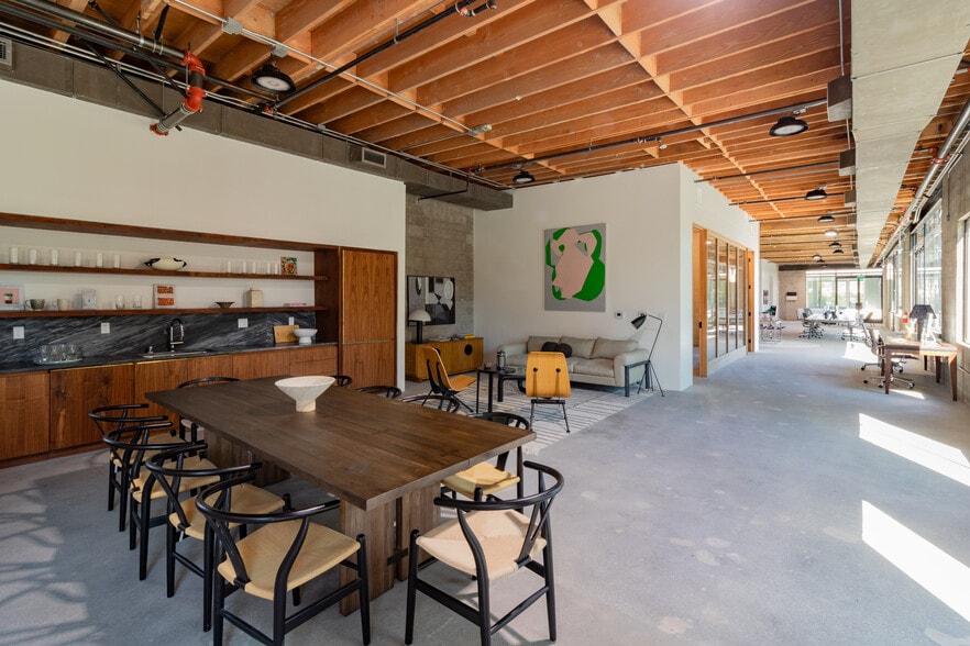 More Photos Of 3013 Gilroy St, Los Angeles Office For Sale