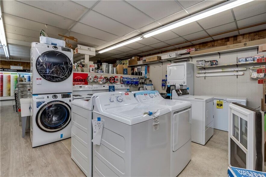 More Photos Of 4190 State Highway 3, Star Lake Freestanding For Sale