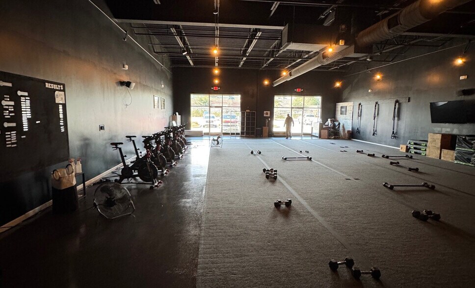 More Photos Of 5318 Sunset Blvd, Lexington Storefront For Lease