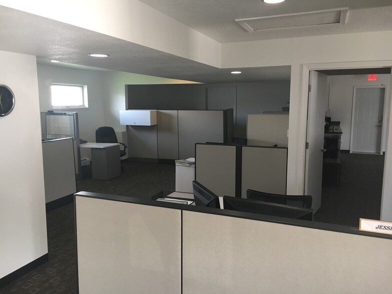 More Photos Of 536 Southgate Ave, Iowa City Office For Sale