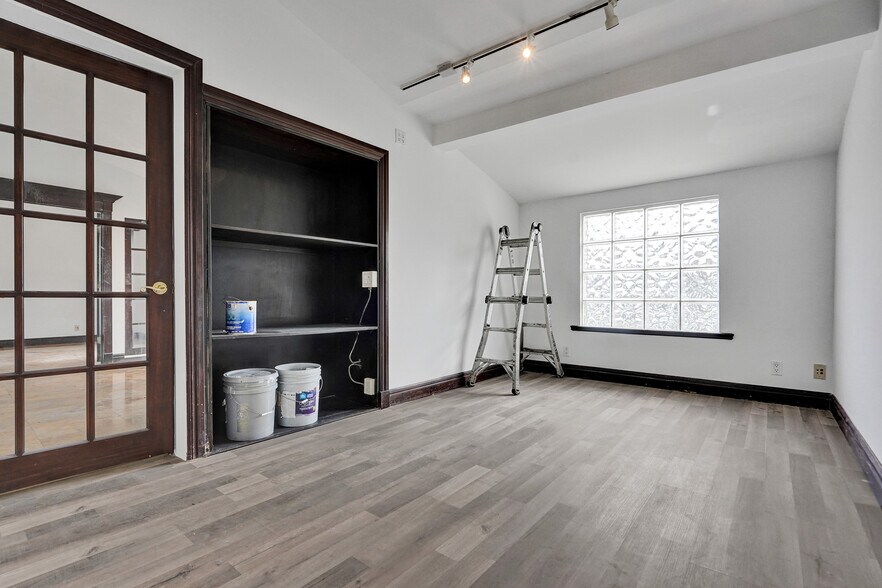 More Photos Of 51 E Commercial Blvd, Fort Lauderdale Medical For Sale