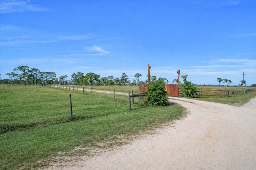 More Photos Of 6575 NE 96th Ave, Okeechobee Religious Facility For Sale