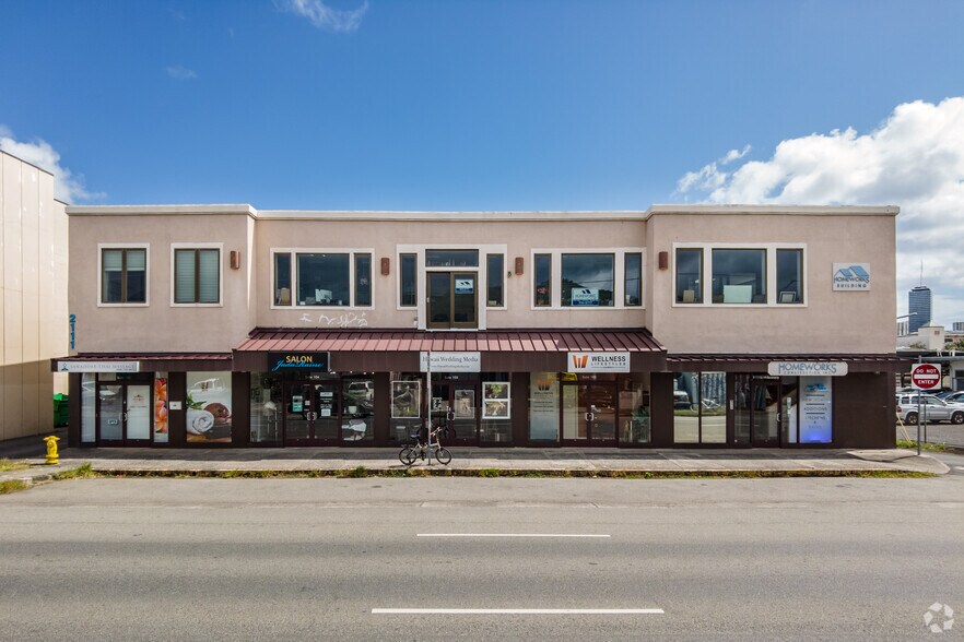 More Photos Of 2111 S Beretania St, Honolulu Storefront Retail Office For Lease