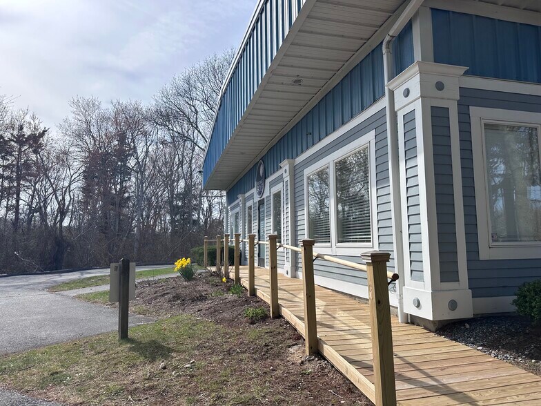 More Photos Of 310 Dillingham Ave, Falmouth Loft Creative Space For Lease