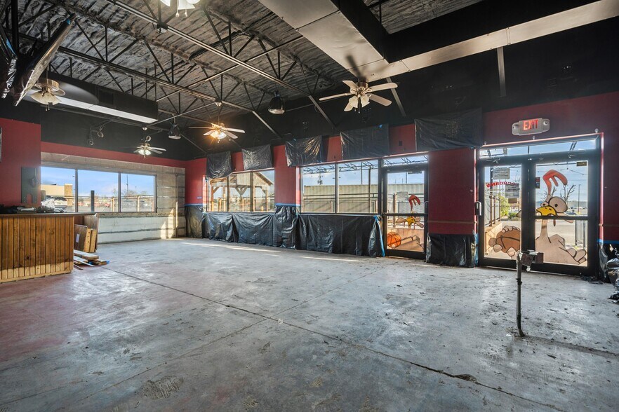 More Photos Of 2221 W Walnut St, Rogers Restaurant For Sale