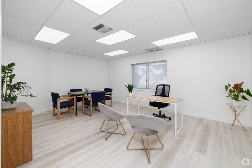 More Photos Of 11520 Jefferson Blvd, Culver City Light Distribution For Sale