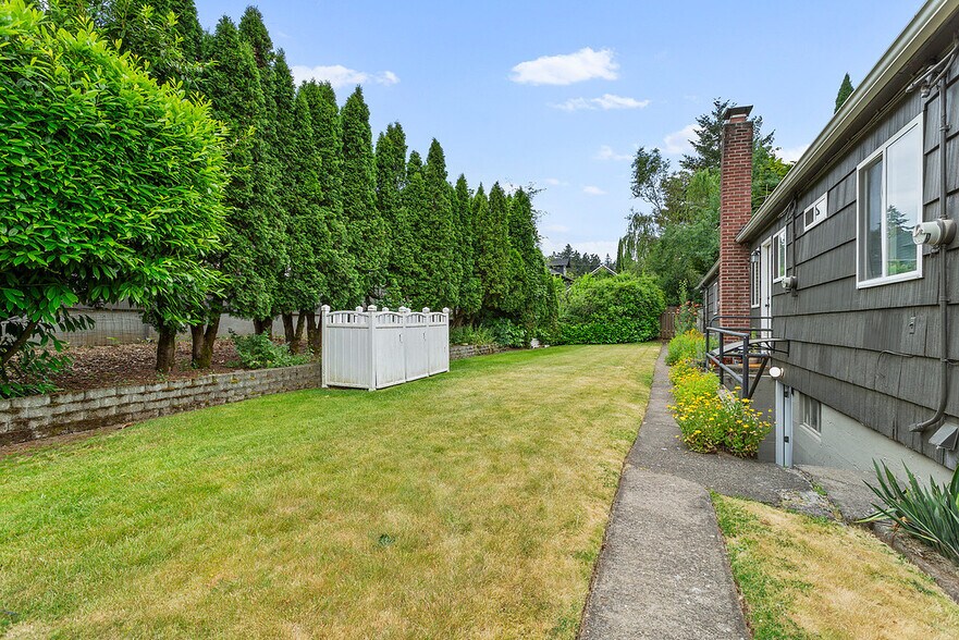 More Photos Of 7222 E Burnside St, Portland Apartments For Sale