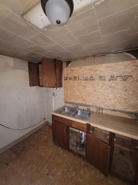 More Photos Of 1823 W 8th St, Muncie Multifamily For Sale