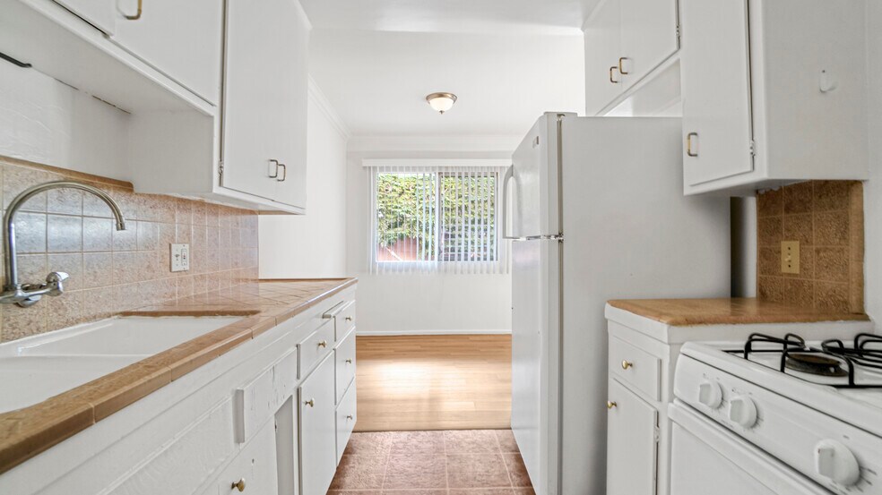 More Photos Of 3310 Keystone Ave, Los Angeles Apartments For Sale