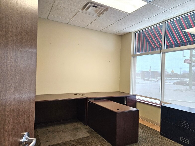 More Photos Of 100 S Michigan Ave, Saginaw Freestanding For Lease