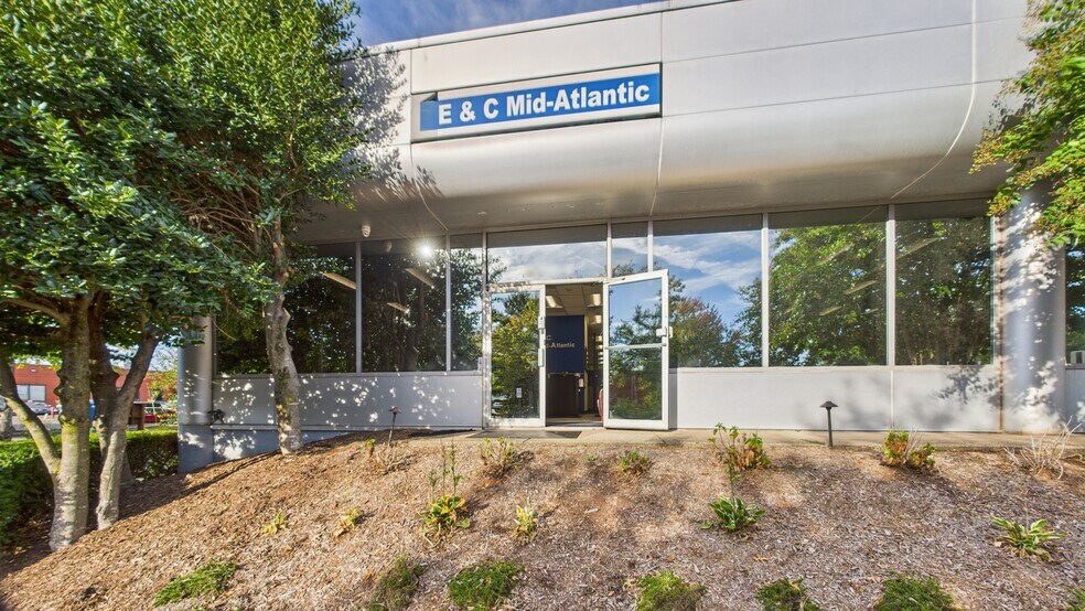 More Photos Of 14012-14018 Sullyfield Cir, Chantilly Medical For Lease